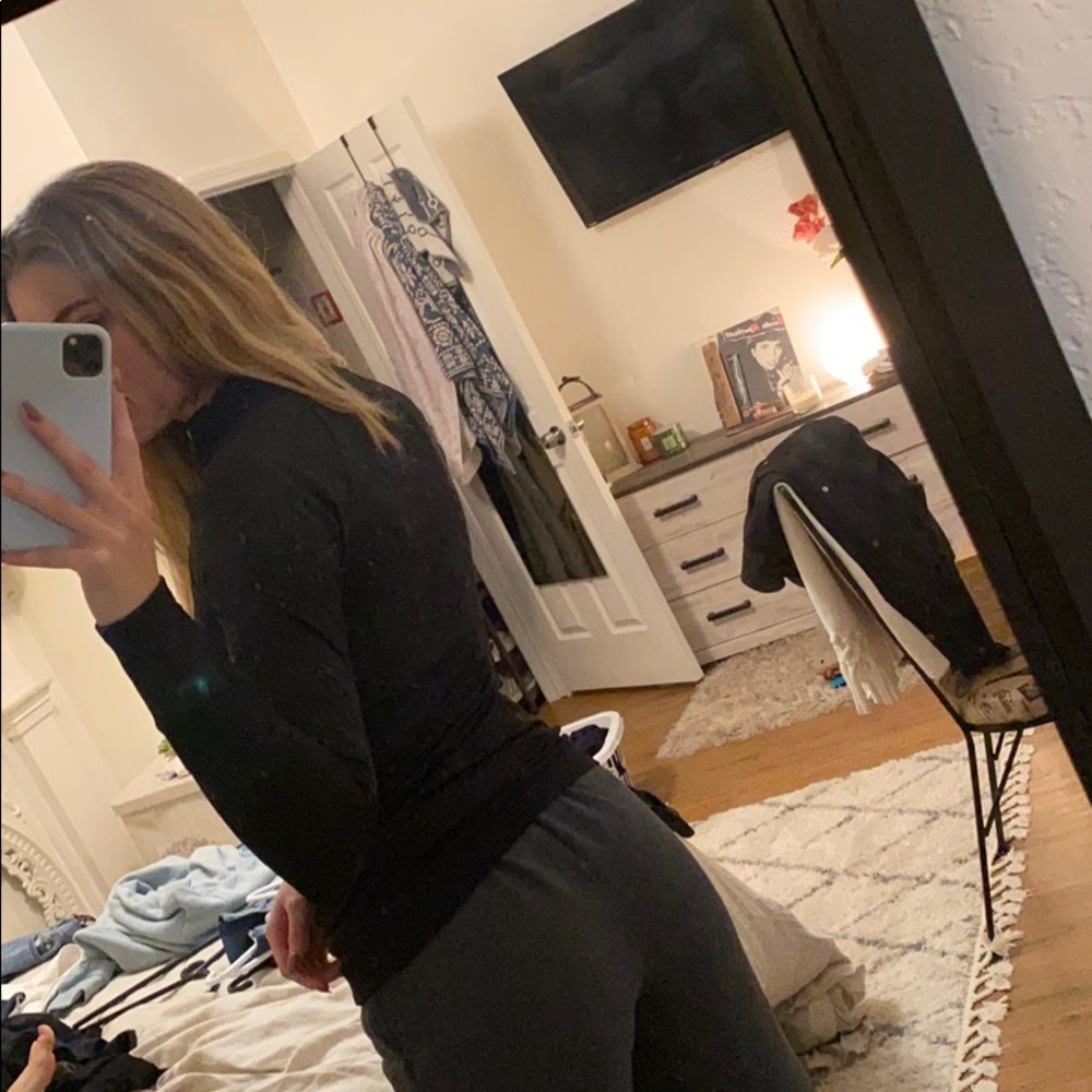 Lululemon half zip up - Picture 3 of 4